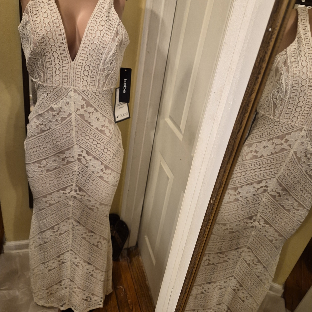 Bebe Women's White/Nude Sleeveless V-Neck Lace Maxi Gown Size Large